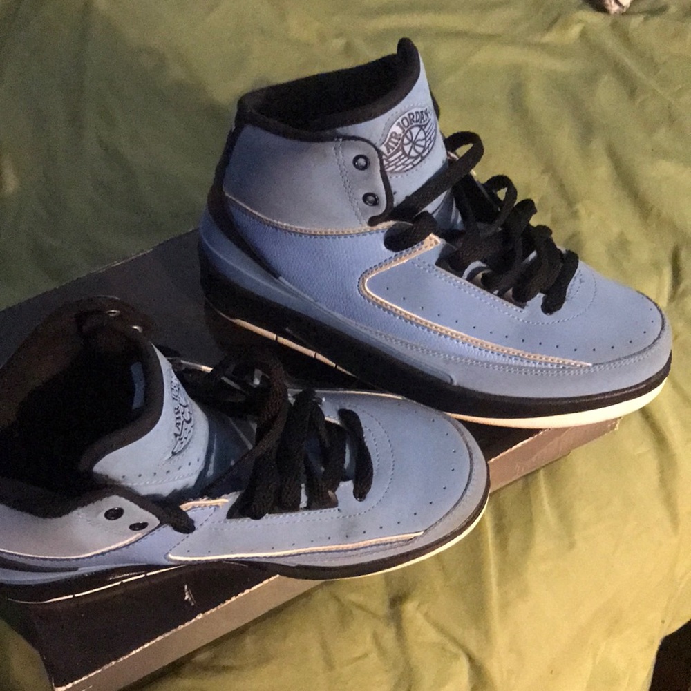 Jordan University Blue 2’s